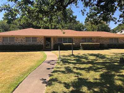 726 W Elm Street Denison, TX 75020