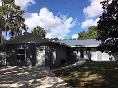 8976 95th St Seminole, FL 33777