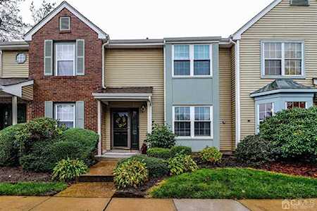 27 Washington Court East Windsor, NJ 08520