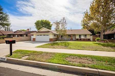 18312 Hiawatha Street Northridge, CA 91326