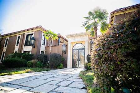 5912 Sandhurst Lane #137 Dallas, TX 75206