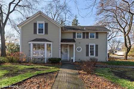 836 N Mitchell Ave Arlington Heights, IL 60004
