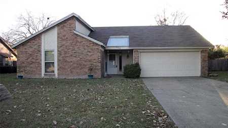 1026 Kane Street Benbrook, TX 76126