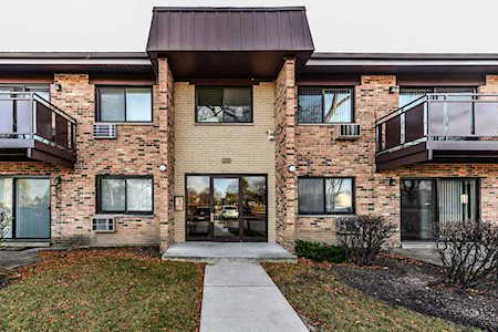2640 N Windsor Dr #204 Arlington Heights, IL 60004