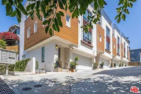 1338 1/2 Douglas Street Los Angeles, CA 90026