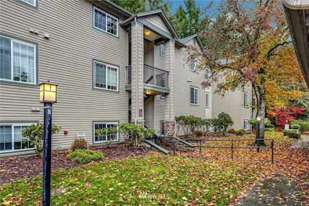 25025 SE Klahanie Blvd #C204 Sammamish, WA 98029
