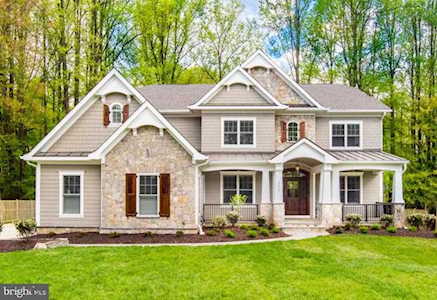 303 Mashie Dr SE Vienna, VA 22180