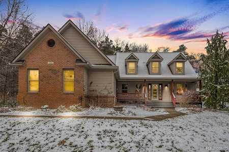 2214 Copper Cove Dr Hamburg Twp, MI 48169