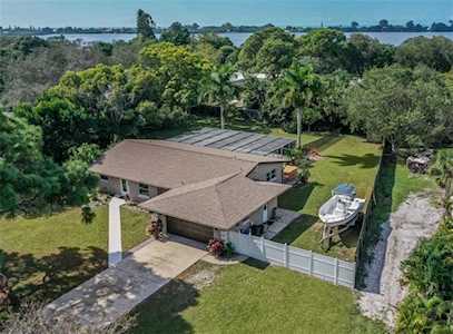 420 Bayview Ave Osprey, FL 34229