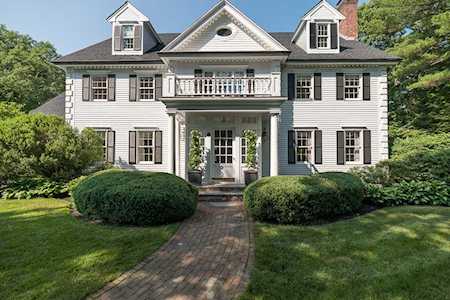 35 Old Planters Rd Beverly, MA 01915