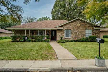 1213 Briarbrook Drive Desoto, TX 75115