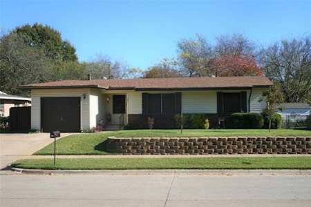 540 Buena Vista Drive Hurst, TX 76053