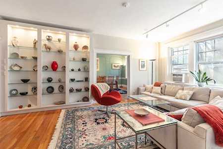 439 Washington St #4 Brookline, MA 02446