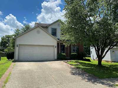 5222 River Trail Pl Louisville, KY 40229