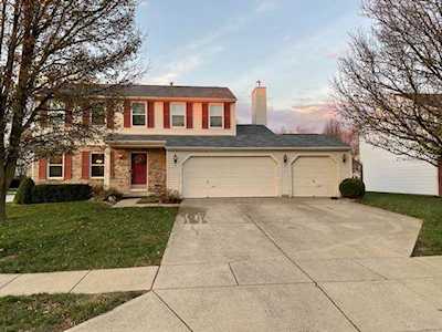 6258 Saddletree Dr Zionsville, IN 46077