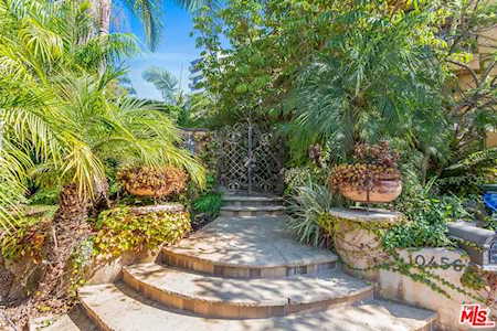 10456 Lindbrook Drive Los Angeles, CA 90024