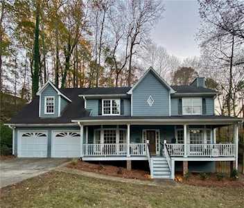 4834 Shallow Creek Dr NW Kennesaw, GA 30144