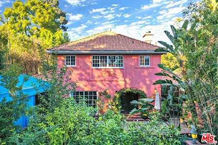 11589 Huston Street Valley Village, CA 91601