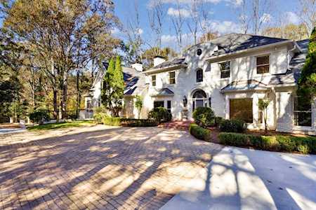 2580 W Wesley Rd NW Atlanta, GA 30327