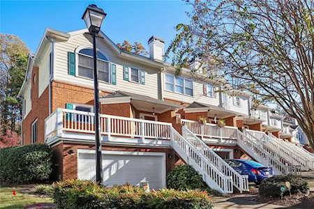 8635 Hope Mews Ct Sandy Springs, GA 30350