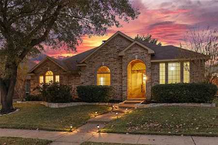 1452 Mayflower Lane Lewisville, TX 75077