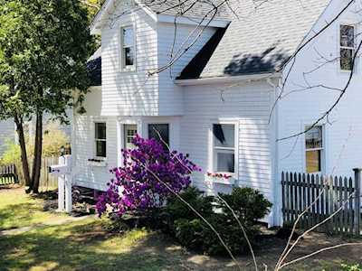473 Grove St Newton, MA 02462