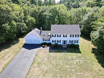 18 Bennett Cir Billerica, MA 01821