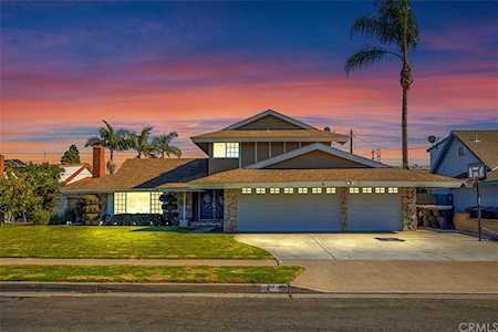 612 S Vicki Lane Anaheim, CA 92804