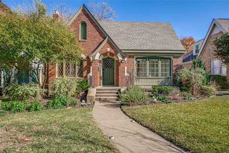 1046 N Edgefield Avenue Dallas, TX 75208