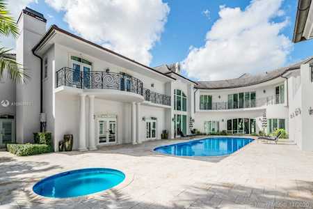 6851 SW 106th St Pinecrest, FL 33156