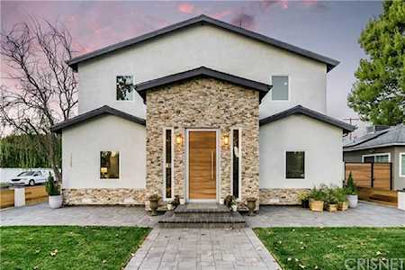 14725 Weddington Street Sherman Oaks, CA 91411
