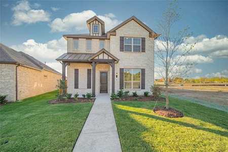 724 Village Green Drive Argyle, TX 76226