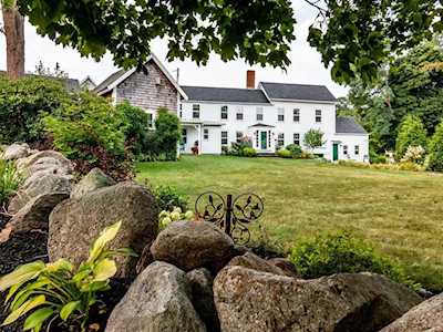 42 Mount Pleasant Street Rockport, MA 01966