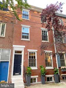 1713 Addison St Philadelphia, PA 19146