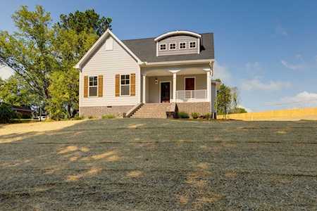 5458 Dorris Rd Greenbrier, TN 37073