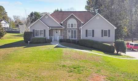 105 Bennett Farms Dr Acworth, GA 30102