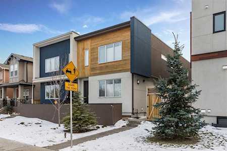 2235 26 Ave SW #2 Calgary, AB T2T 1E9