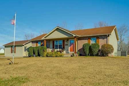 1045 Richland Ct Ashland City, TN 37015