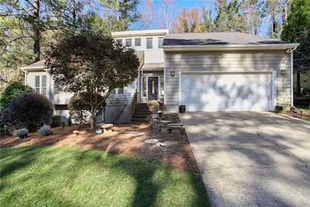 1120 Trailmore Dr Roswell, GA 30076