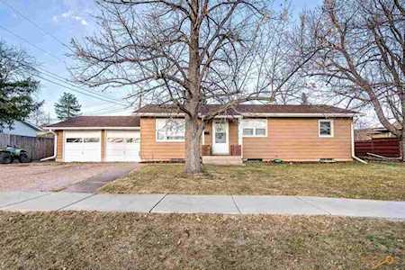 8 Nevada Dr Rapid City, SD 57701
