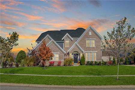 1114 Clearwell Dr Greenwood, IN 46143