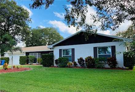 1803 Oakhurst St Brandon, FL 33511