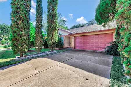 1910 Brushy Creek Dr Sugar Land, TX 77478