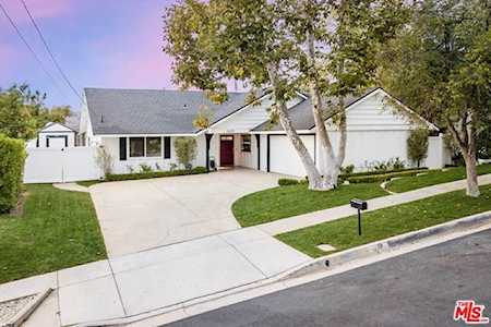 26045 Farmfield Road Calabasas, CA 91302