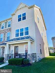 7925 Trailview Crossing Glen Burnie, MD 21060