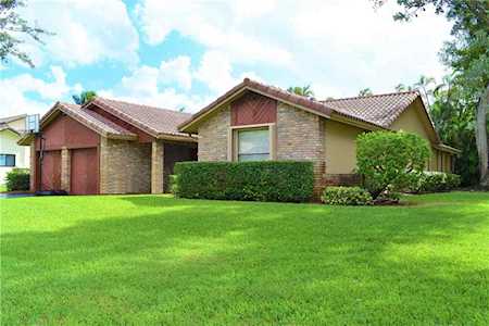 10896 NW 7th St Coral Springs, FL 33071