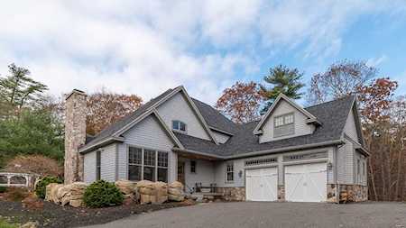 8 Greenwood Ave Beverly, MA 01915