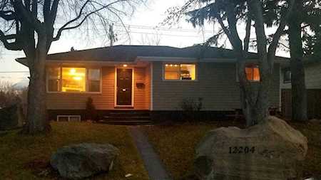 12204 Canfield Rd SW Calgary, AB T2W 1J9