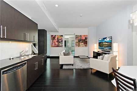 655 S Hope Street #1008 Los Angeles, CA 90017