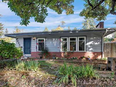 7822 SW Capitol Hill Rd Portland, OR 97219